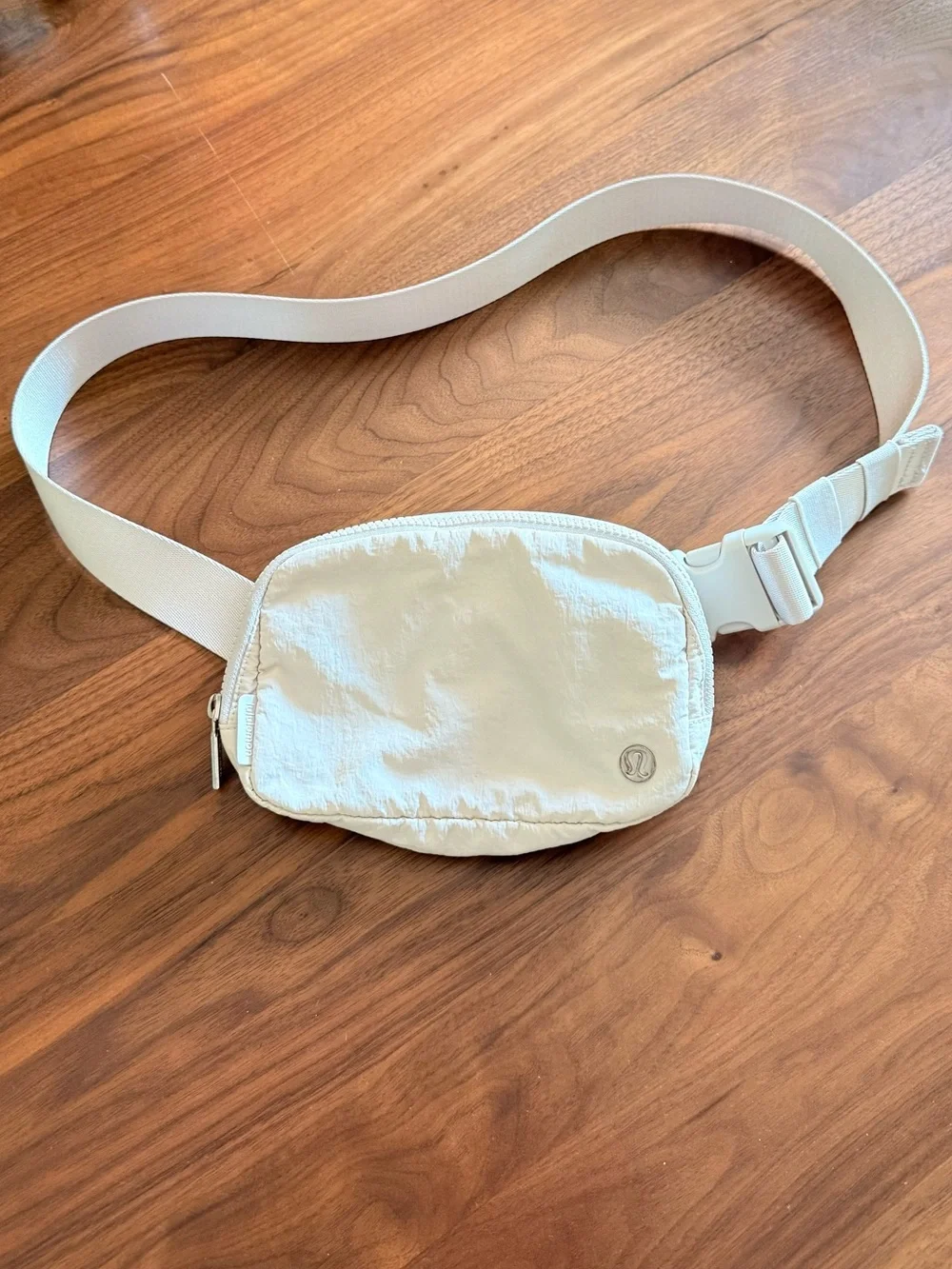 Lululemon Everywhere Belt Bag 1L – White/Ivory